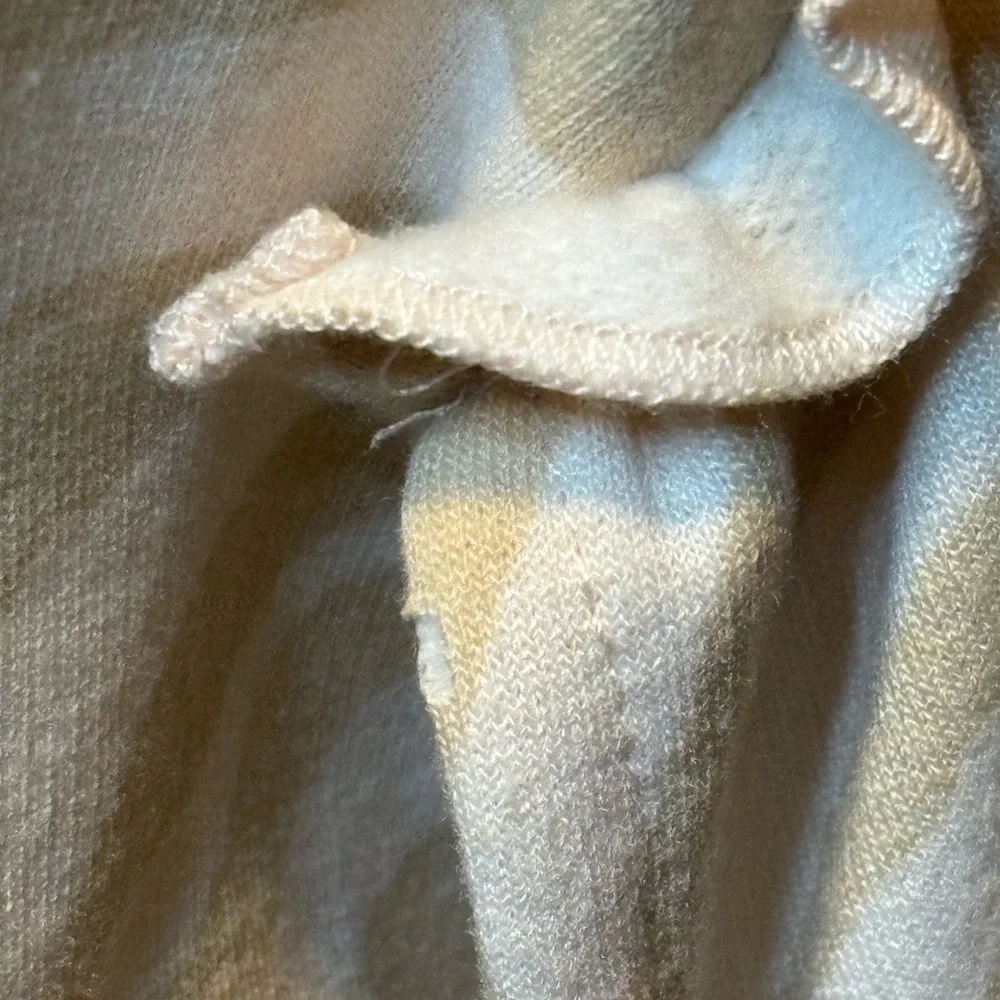 Jessica Simpson Gold and Cream Top - Picture 6 of 7